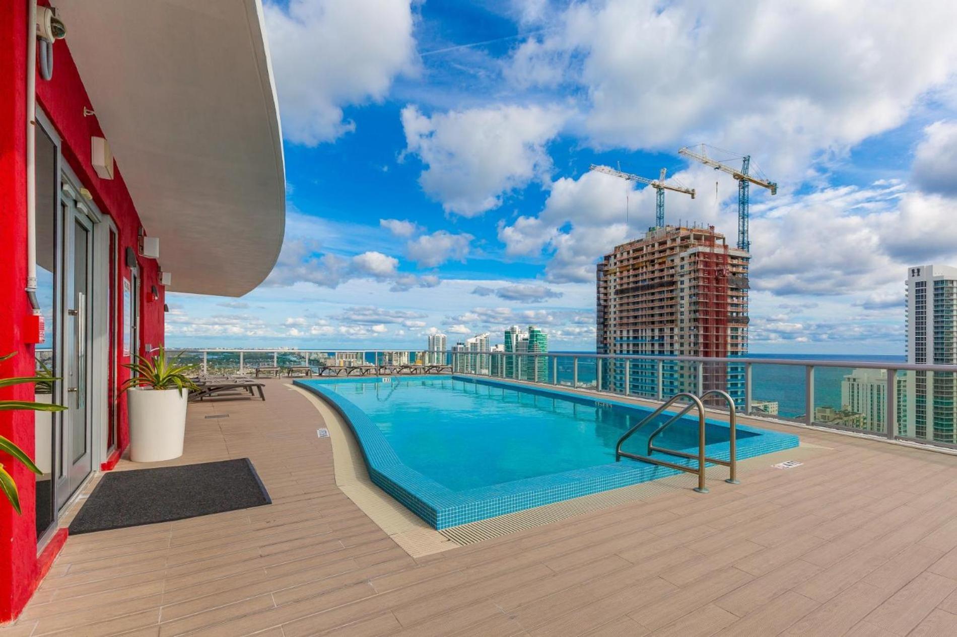 Modern One Bedroom Rental At Beach Walk Resort Miami 18Th Floor Hallandale Beach Exterior foto
