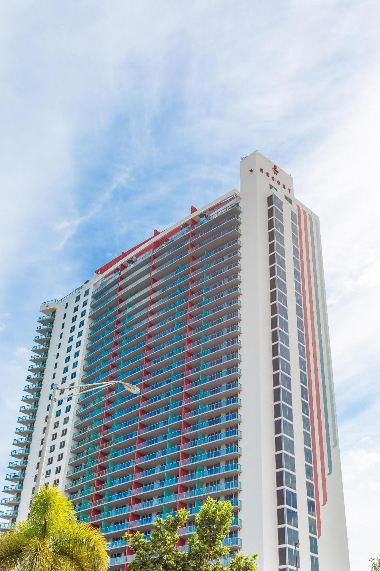 Modern One Bedroom Rental At Beach Walk Resort Miami 18Th Floor Hallandale Beach Exterior foto